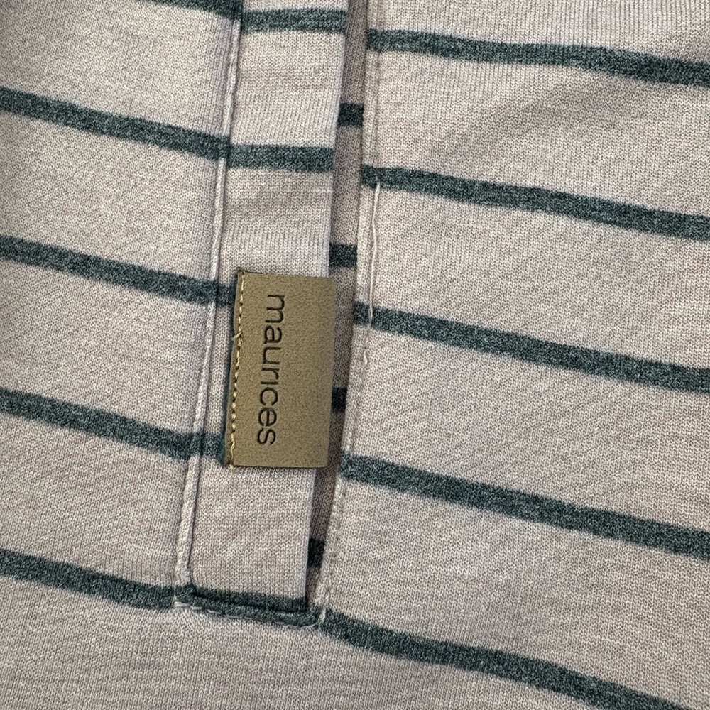 Maurice’s women’s hoodie new with tags size medium - Picture 3 of 8